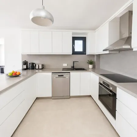 Stunning 3-bedroom Sea View With Private Pool, Garden & Bbq In Yalikavak, Βίλα